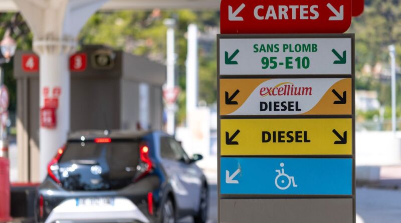 Carburants : Le SP95-E10 redescend sous 2 euros le litre