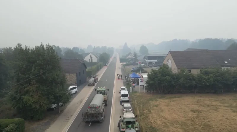 « C’est un acte civique » : agriculteurs solidaires des pompiers en action
