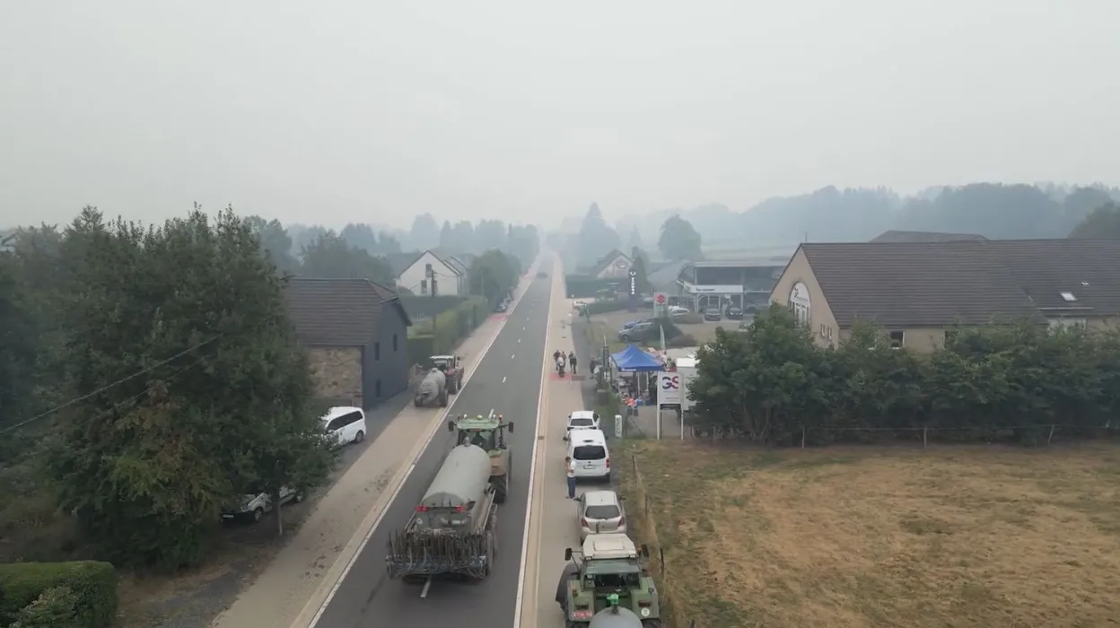 « C’est un acte civique » : agriculteurs solidaires des pompiers en action