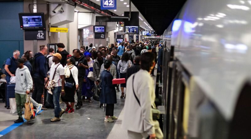 Cet été, les usagers des transports parisiens connaissent le chaos.
