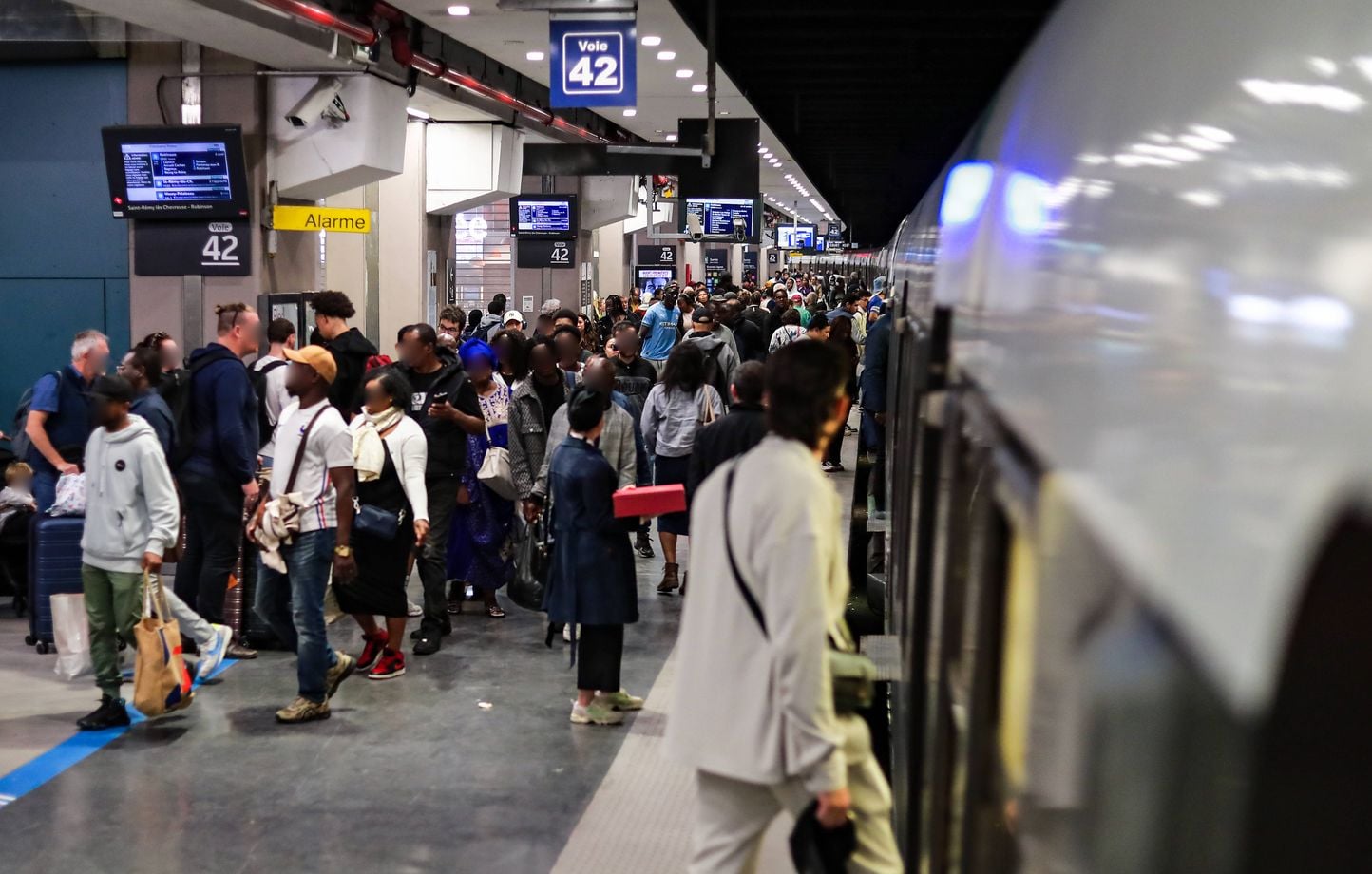 Cet été, les usagers des transports parisiens connaissent le chaos.