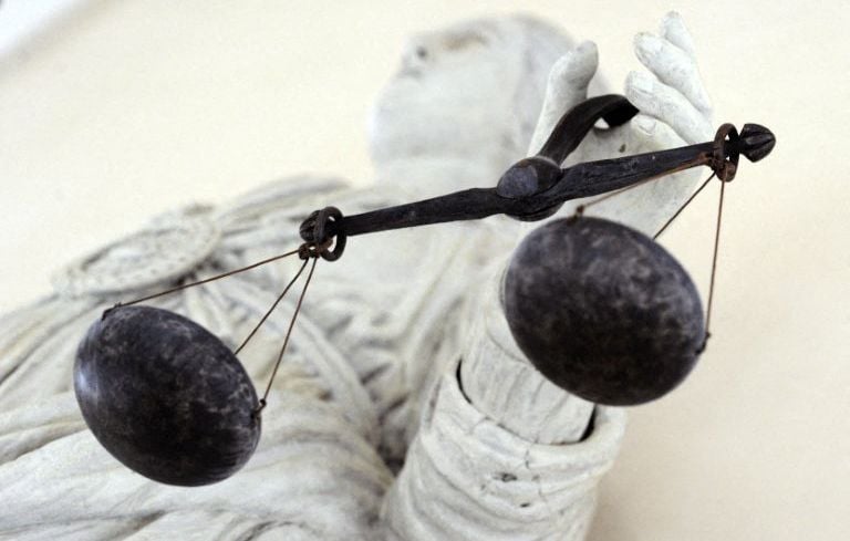 Cinq hommes convoqués par la justice pour chants racistes dans l’Ain