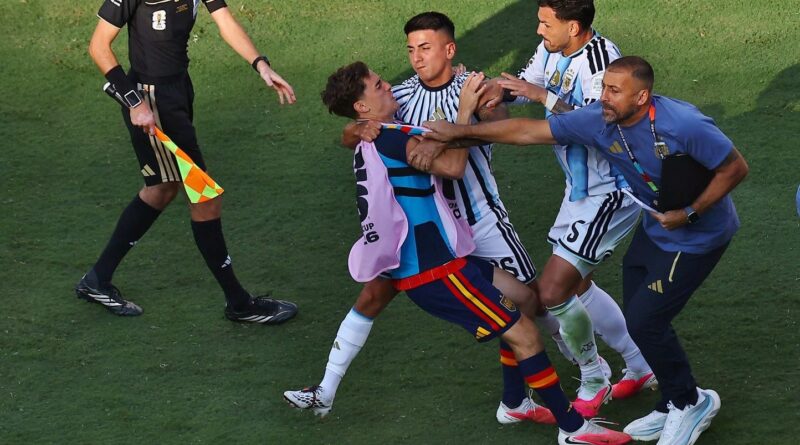 Coupe du monde 2026 : Leandro Paredes suspendu dix matchs après la finale contre l'Espagne