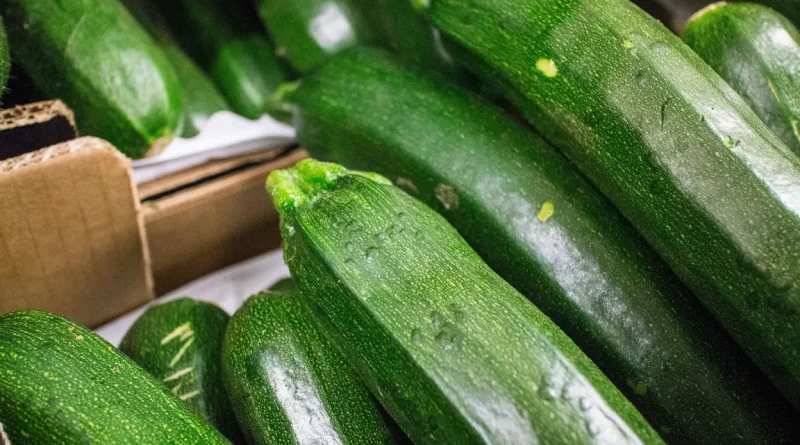 Courgettes rappelées : un pesticide interdit depuis 40 ans encore présent.