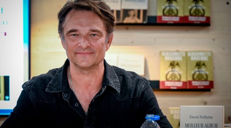 David Hallyday révèle les prénoms de ses trois petits-enfants.
