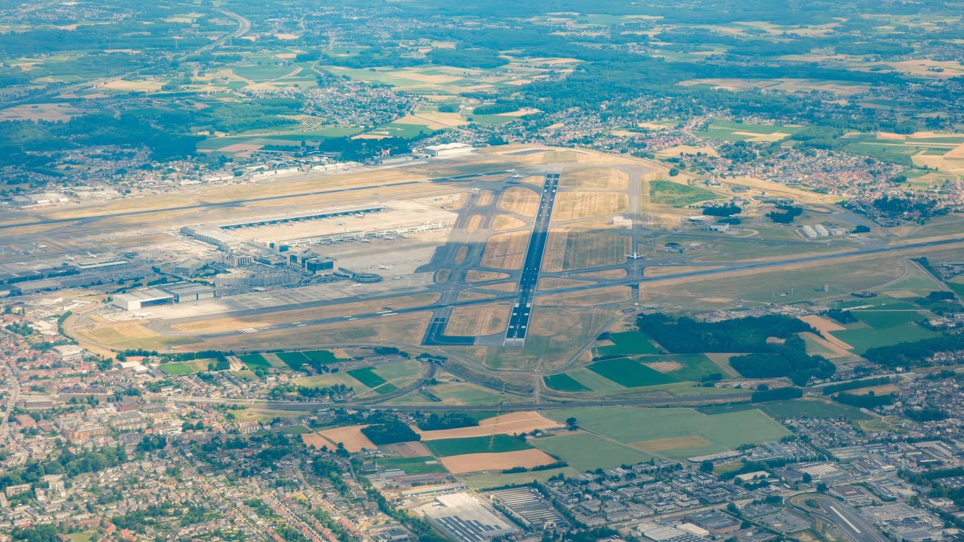 Des familles du Brabant flamand attaquent en justice une route aérienne de Brussels Airport
