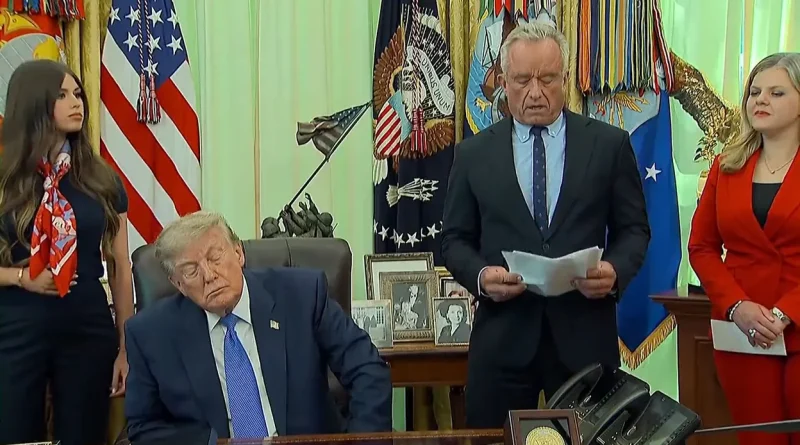 Donald Trump relance sa guerre contre les vaccins lors de la présentation de Robert F. Kennedy Jr.