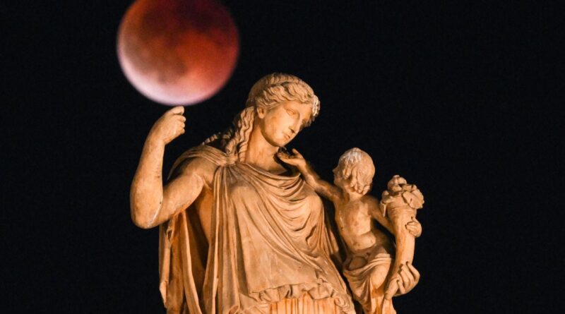 Éclipse lunaire du 28 août : Observations de la Lune orange en France.