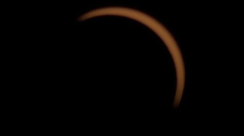 Éclipse solaire capturée en photo et vidéo avec des télescopes connectés.