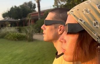 Éclipse solaire du 12 août : Adèle Exarchopoulos et François Civil revisitent « L’Amour ouf »