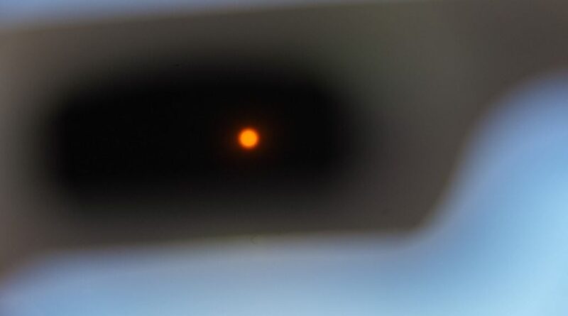 Eclipse solaire du 12 août : Les lunettes de soleil et CD, des fausses bonnes idées « démultipliant les risques »