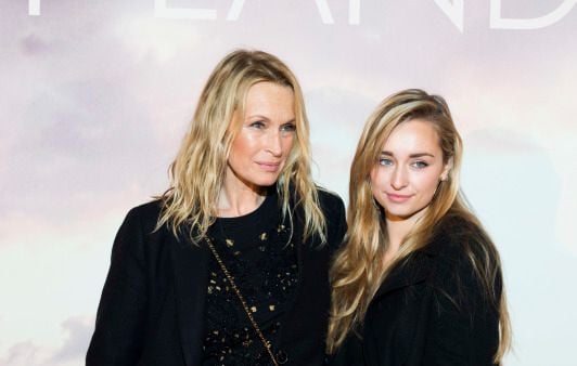 « Emma Smet se confie sur sa maternité et son côté protecteur »