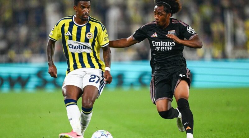 EN DIRECT OL - Fenerbahçe : Avant-match calme, Fonseca reconduit le même onze qu'en Turquie.