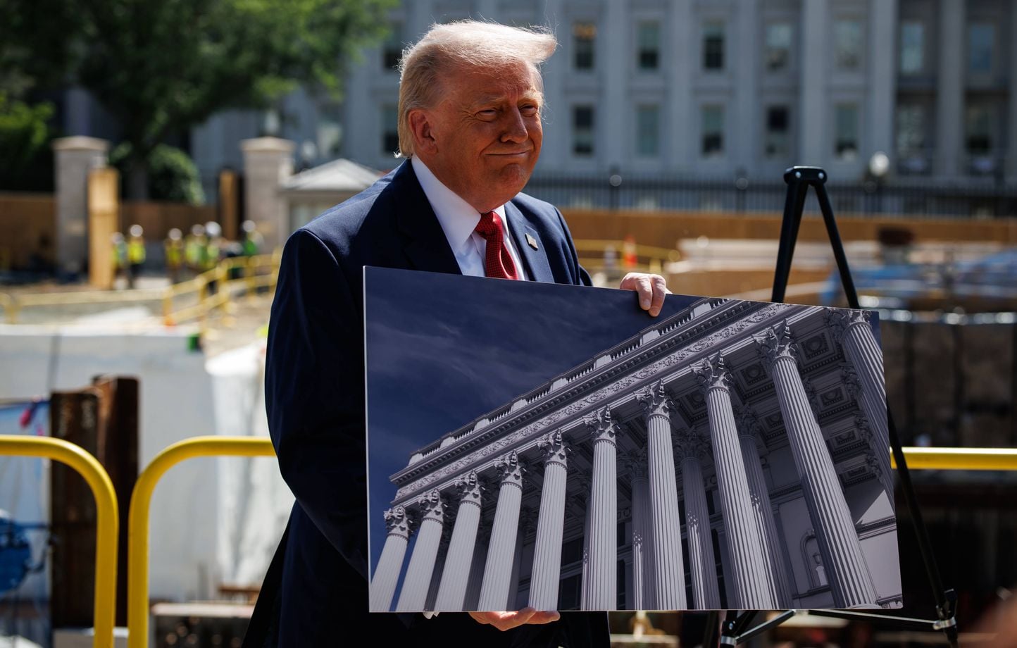 Etats-Unis : La Cour suprême valide la construction de la salle de bal, Trump « reconnaissant »