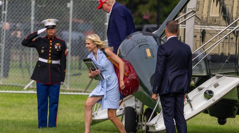 Etats-Unis : Natalie Harp, collaboratrice inséparable de Donald Trump, qui est-elle ?
