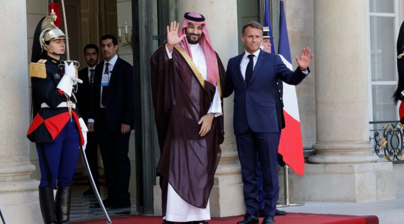 Fausse vidéo de la rencontre entre Emmanuel Macron et Mohammed ben Salmane à Paris.