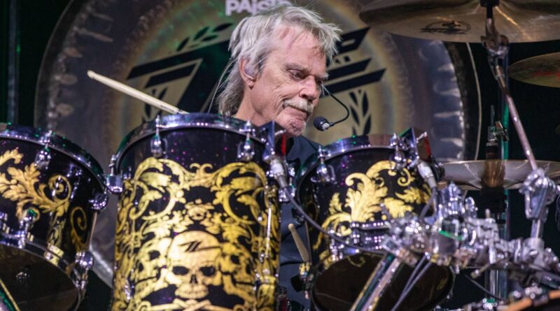 Frank Beard, batteur de ZZ Top, décède à 77 ans
