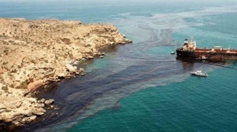 Fuite de pétrole au large d’Oman : Risques de perturbations maritimes régionales
