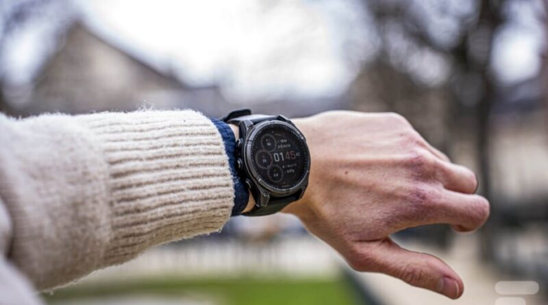 Garmin Fenix 8 Solar : la montre GPS des sportifs recommandable avec 250 € de remise