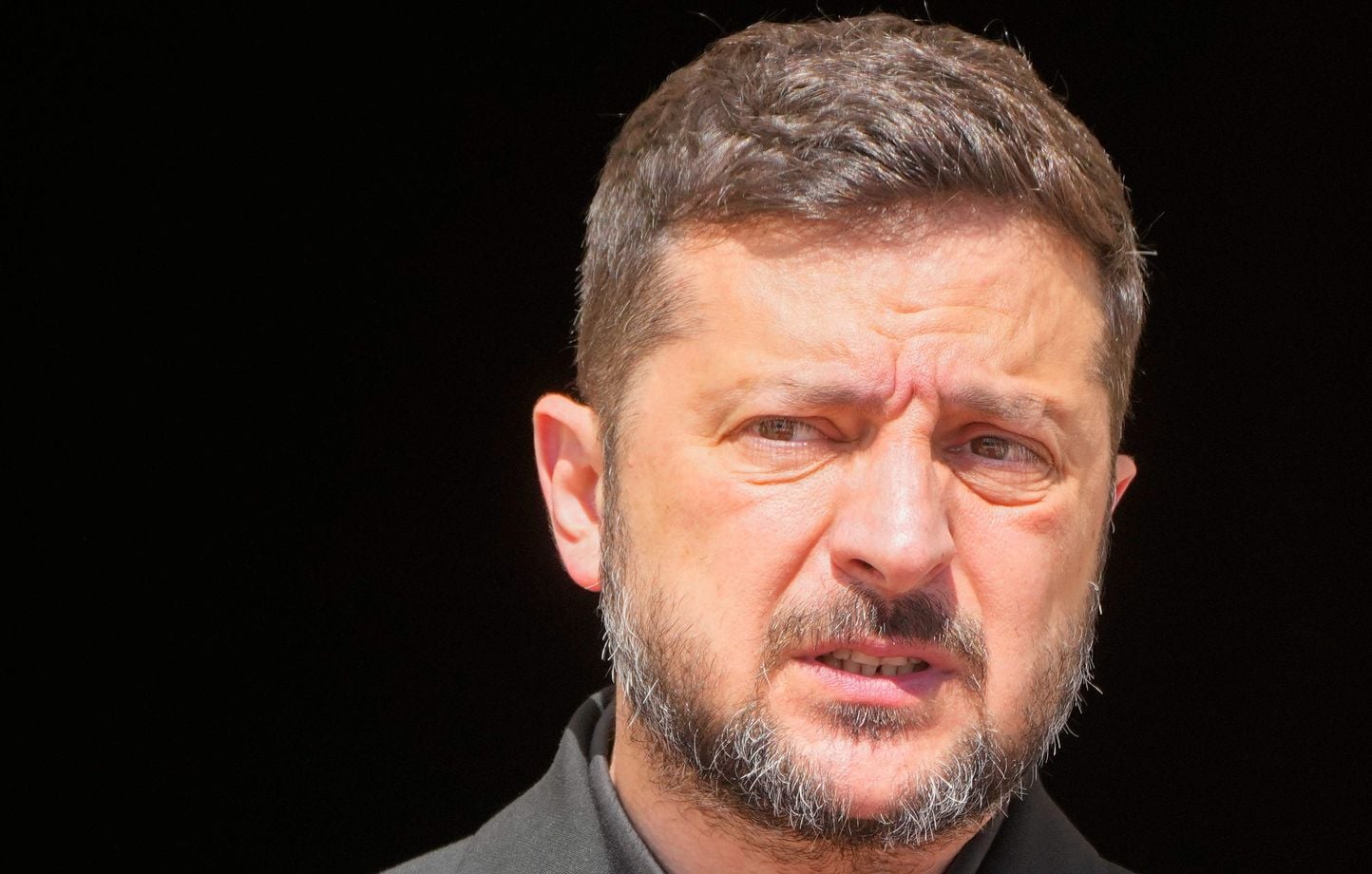 Guerre en Ukraine : L’ex-ministre de la Défense met la pression sur Zelensky