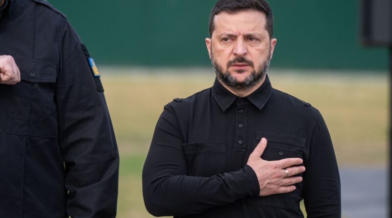 Guerre en Ukraine : Volodymyr Zelensky réorganise son équipe, échange de prisonniers avec la Russie