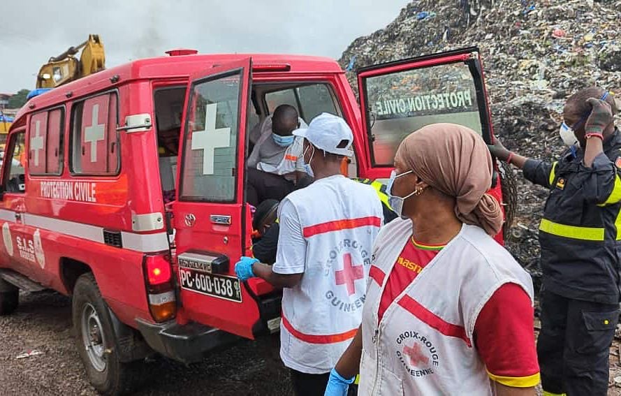 Guinée : Éboulement d'une décharge à Conakry fait trente morts
