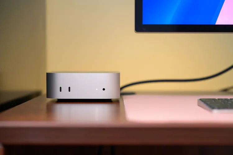 Il commande un Mac mini M4, reçoit un M6 sans demande.
