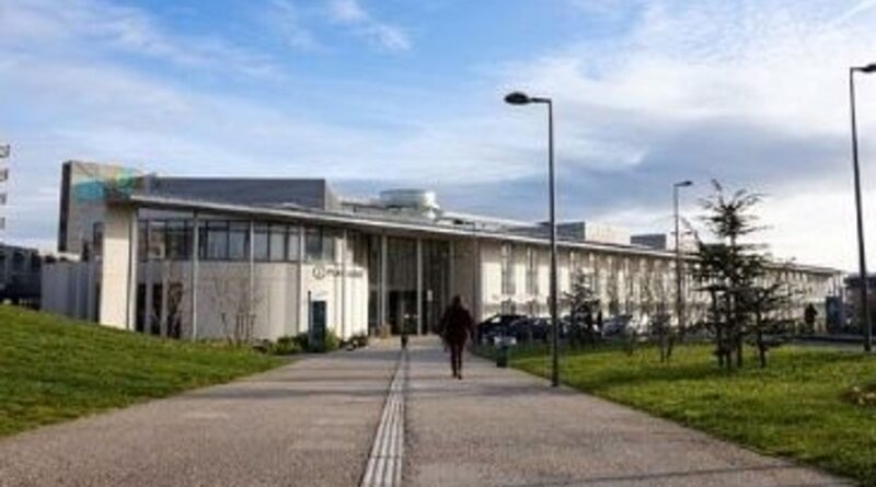 Incendie au Mans : un patient critique, dix blessés légers à l'hôpital