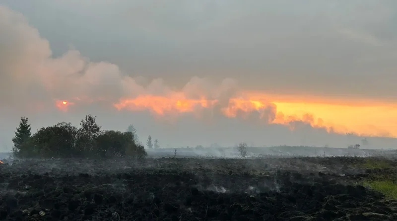 Incendie dans les Fagnes : N68 fermée, le gouverneur demande d’éviter la zone