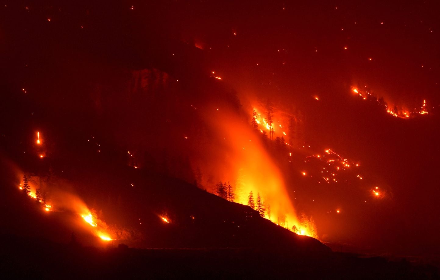 Incendie dans l’ouest du Canada : une femme de 80 ans décède.