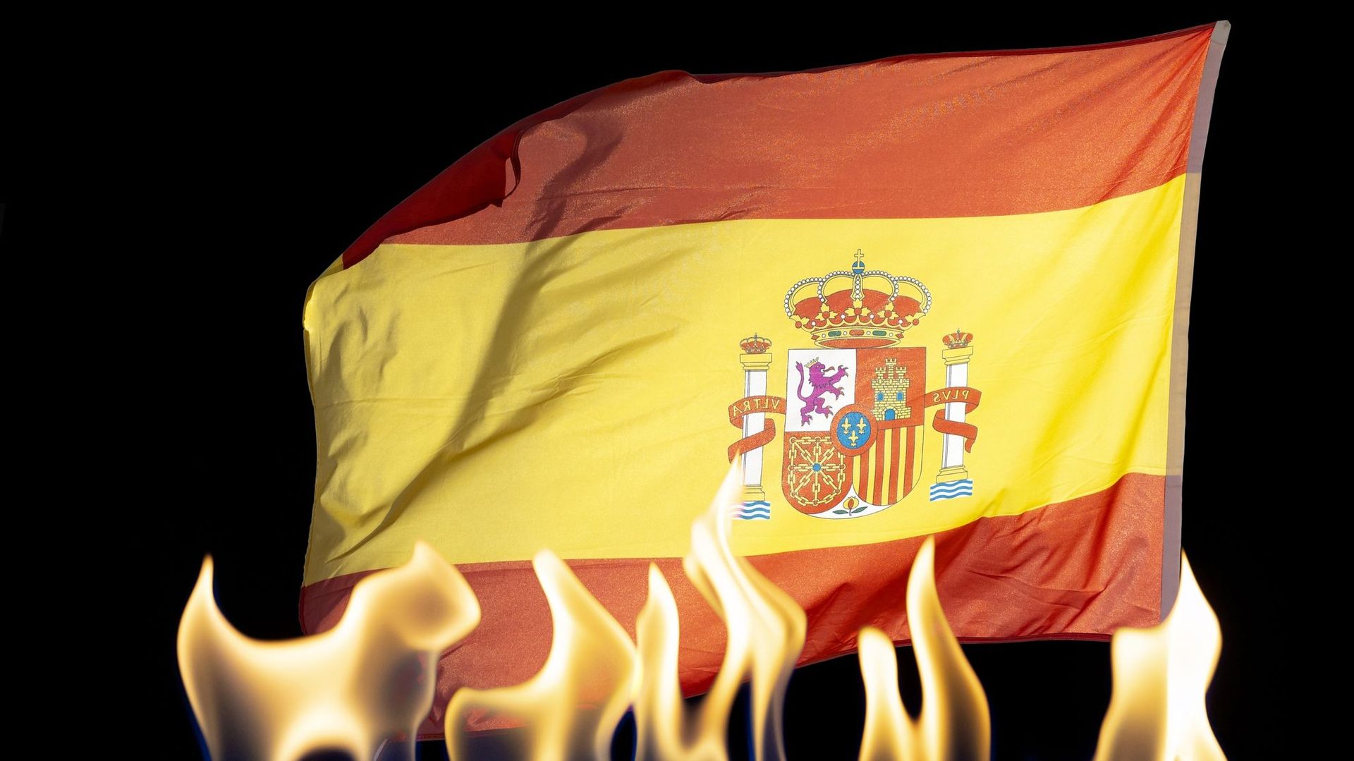 Incendie en Espagne : centaines d'évacuation à Valence après tempête