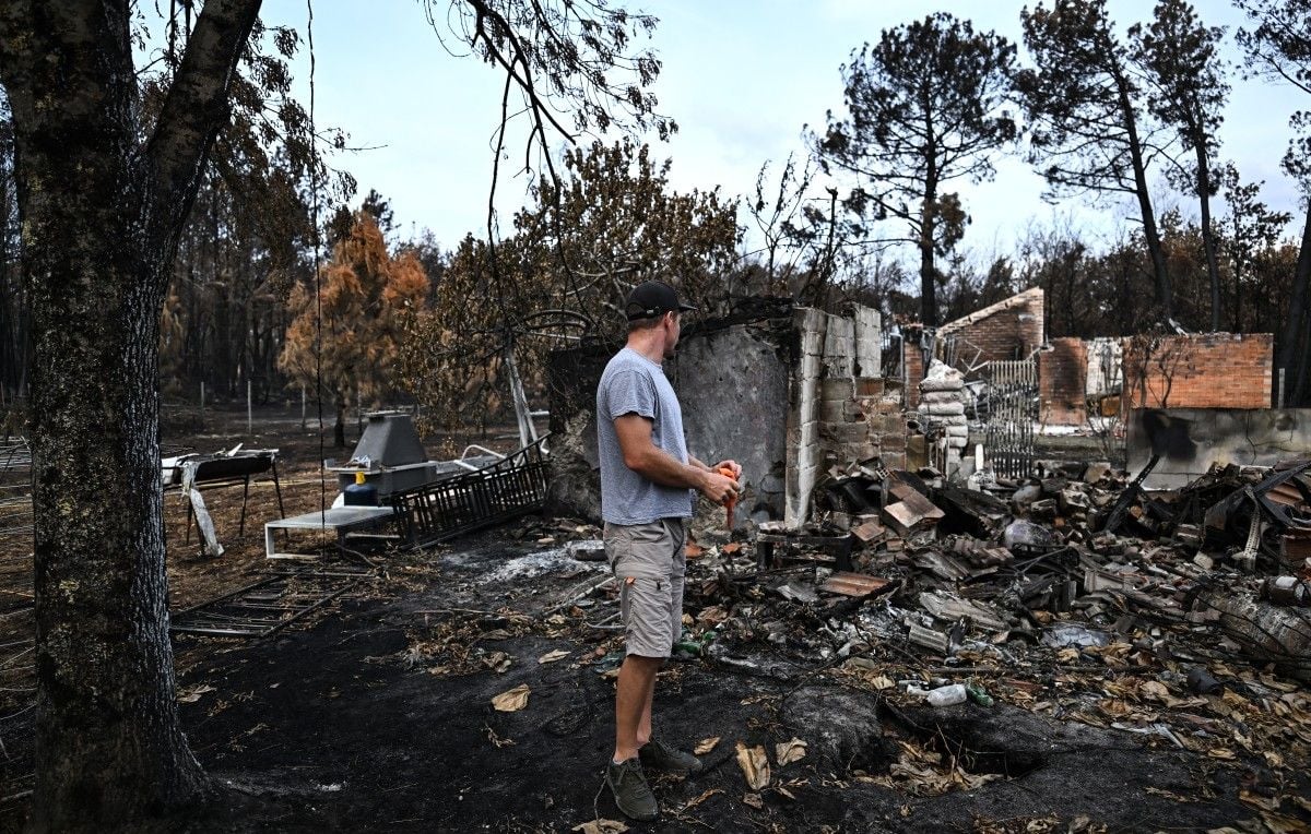Incendie en Gironde : Sébastien Lecornu accueilli par des huées au Porge
