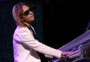 Incendies : Une star du rock japonais donne 50.000 euros à la France sinistrée
