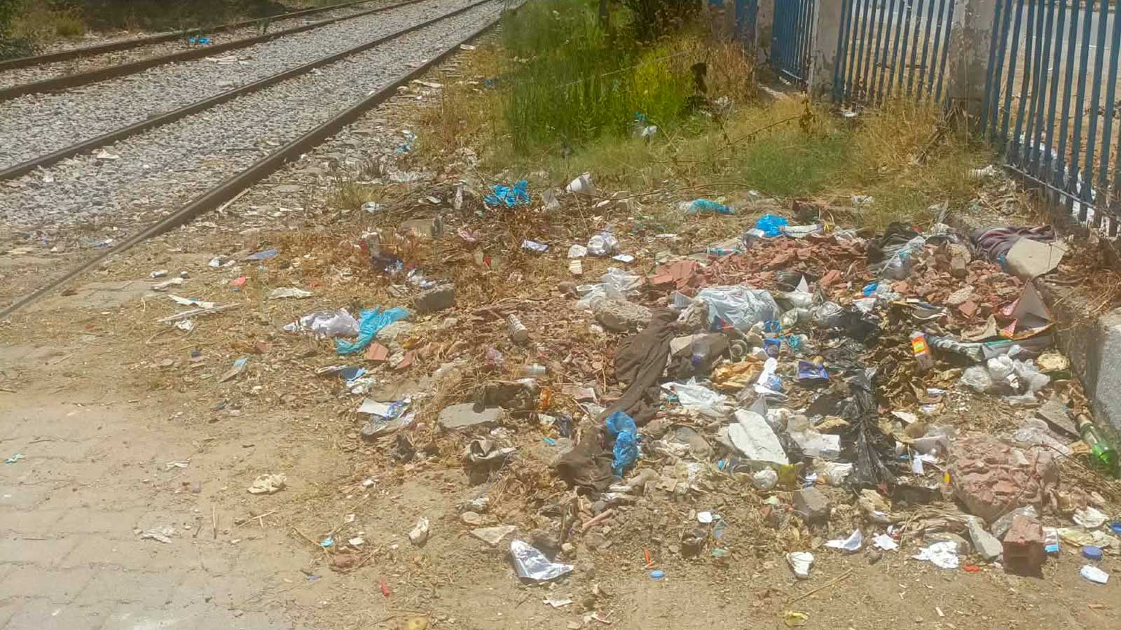 Incivilités sur la ligne TGM-El Kram : la TRANSTU saisit la justice pour déchets accumulés.