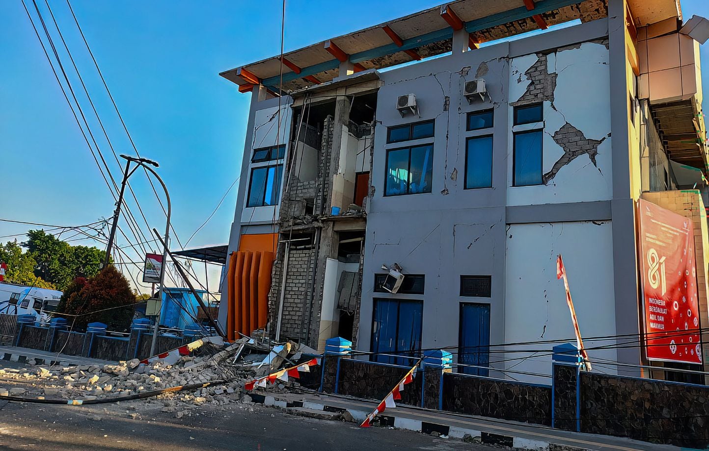 Indonésie : Séisme de magnitude 7,7, risque de tsunami confirmé