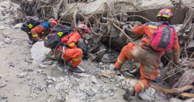 Inondations meurtrières au Népal : une femme de 97 ans sauvée par miracle.