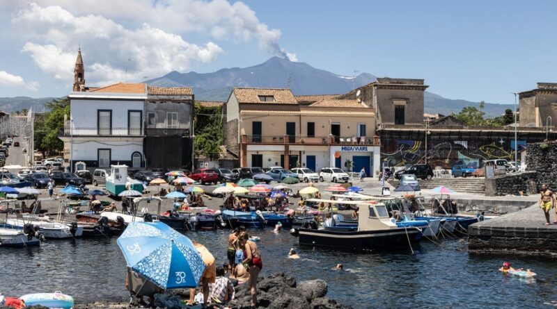 Italie : L'aéroport de Catane suspend ses vols à cause des fumées de l'Etna
