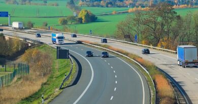Italie : Un homme meurt en voiture, ses parents roulent 100 km avant de réaliser