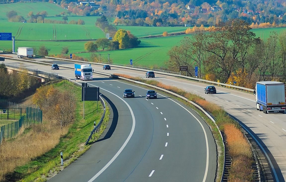 Italie : Un homme meurt en voiture, ses parents roulent 100 km avant de réaliser