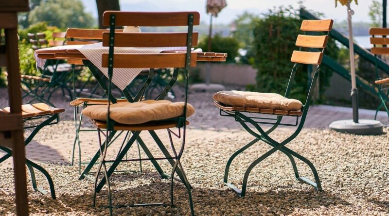 Italie : Un serveur insulte une cliente exigeante sur l'addition