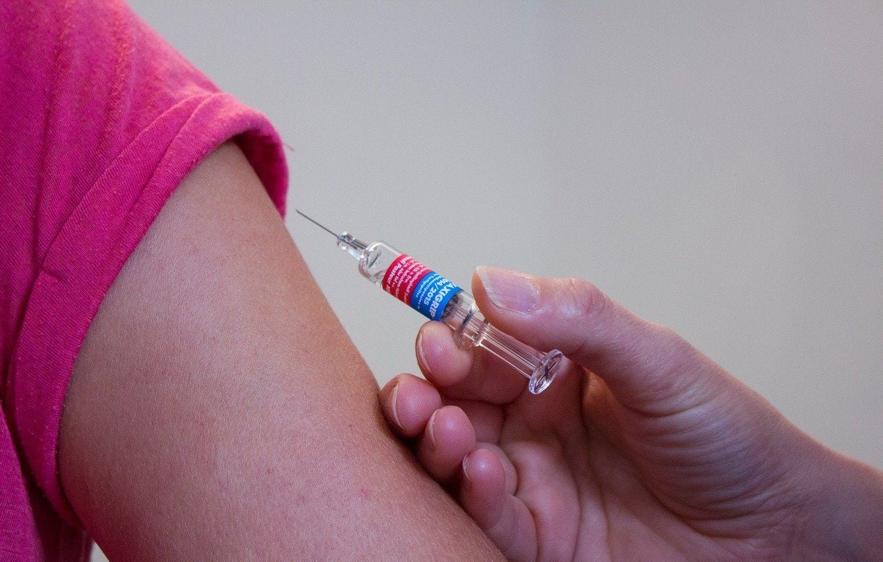 Italie : Une fille meurt d’une maladie presque disparue, ses parents ne la vaccinent pas contre l’autisme.