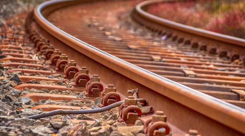 Italie : Une jeune fille de 17 ans meurt percutée par un train en surprise à son petit ami