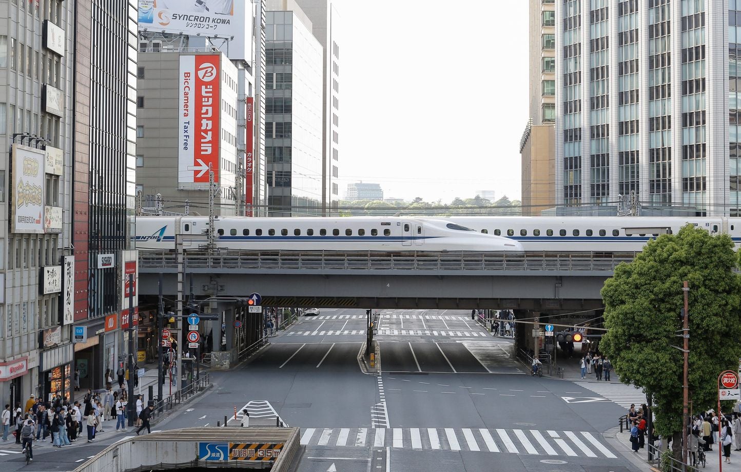 Japon : Quatre ouvriers percutés par un train meurent sur les voies