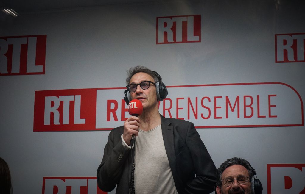 Julien Courbet, Pascal Obispo et Eric Jean-Jean organisent un concert pour les sinistrés.