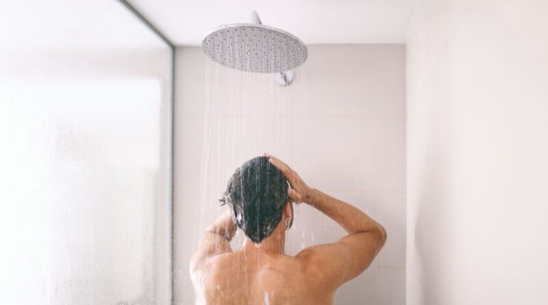 La douche remplace progressivement la baignoire dans nos salles de bain