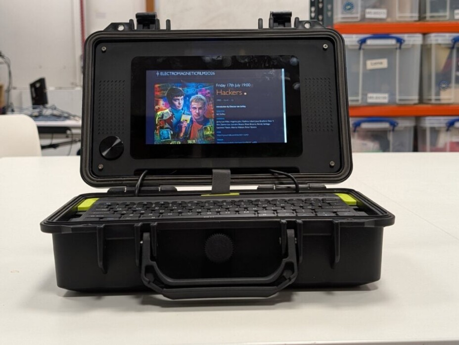 La Fondation Raspberry Pi publie un guide pour créer un cyberdeck.