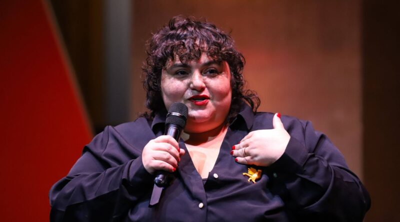 La ministre de la Culture souhaite durcir les sanctions contre l'entrave artistique.
