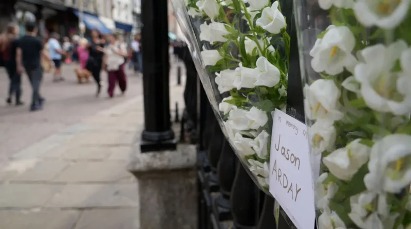 La mort de Jason Arday, ancien chercheur noir de Cambridge, soulève polémique.