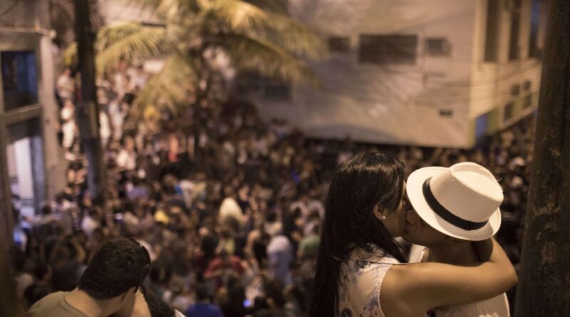 La règle des trois secondes en dating au Brésil fait débat sur les réseaux sociaux.