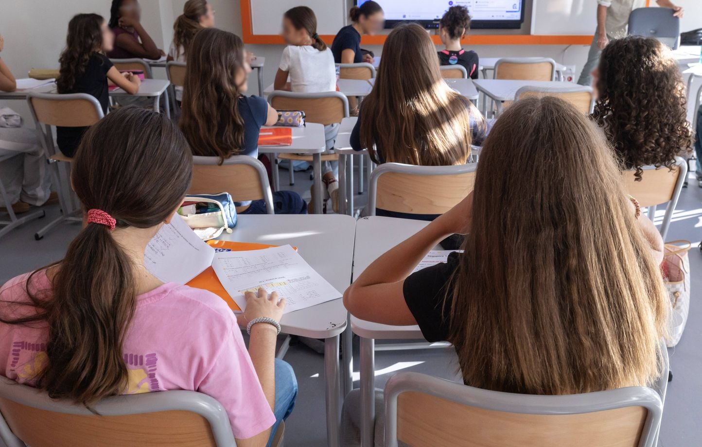 La rentrée scolaire se déroulera normalement malgré les cyberattaques, selon le ministre.